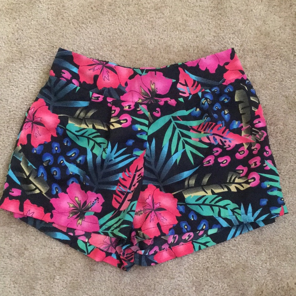 Cute Hawaiian shorts!